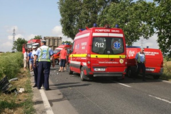 Accidente mortale pe DN2A şi DN 22. Doi bărbaţi au murit pe loc în timp ce traversau strada neregulamentar